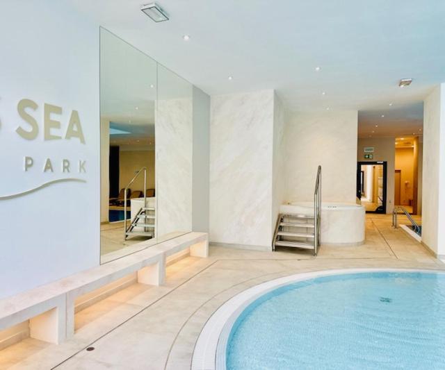 Let'S Sea - 2 Bedroom - Premium Baltic Apartment With Front Sea View Garden And Spa Access Gąski Exterior photo